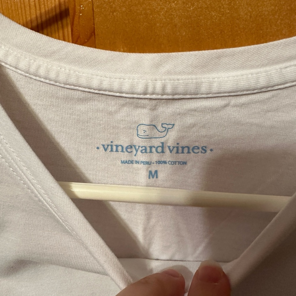 Vineyard Vines Outlet Short Sleeve Logo tee size medium - Picture 5 of 5
